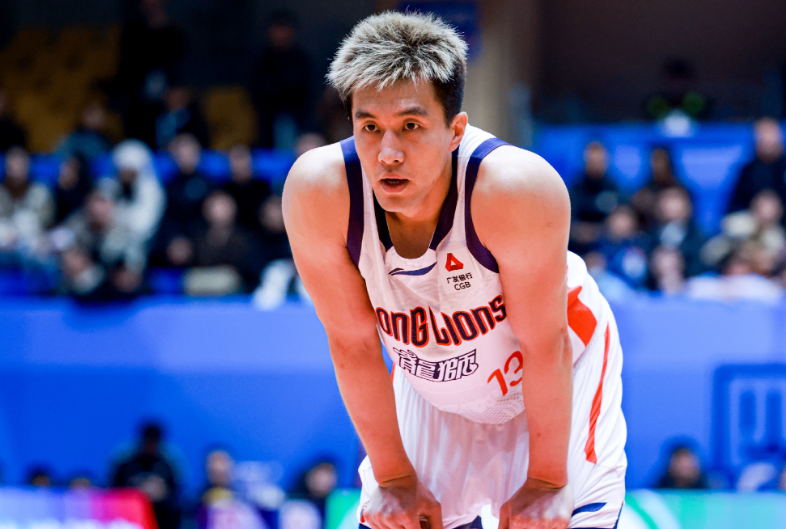 开云下载-赵嘉义丢绝杀！郭艾伦19分广州险胜青岛获3连胜 徐昕13+10