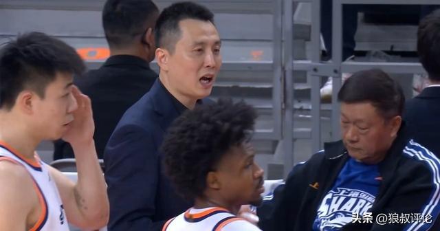 开云下载-上海主帅：王哲林达成1万分里程碑非常难得 希望保持健康多打几年